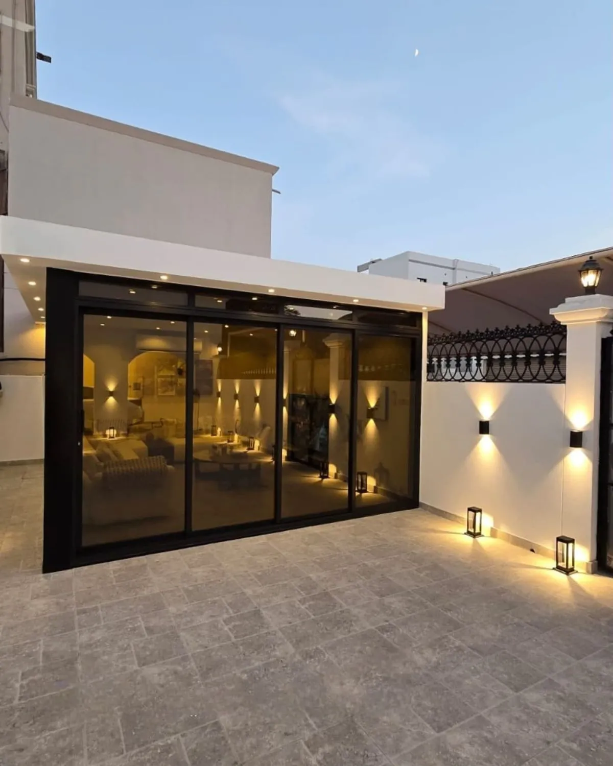 ملاحق زجاج خارجية في الرياض – تصميم احترافي 